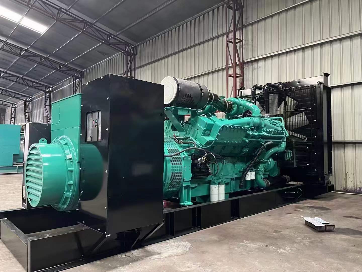 南明如何降低 800kW 柴油发电机输出电流的波动？