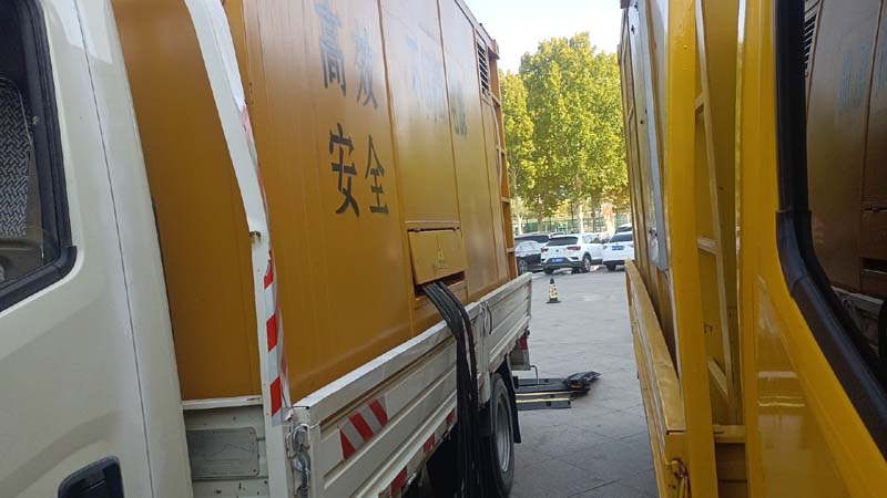 南明如何判断柴油发电机组和UPS电源的切换时间是否符合要求？