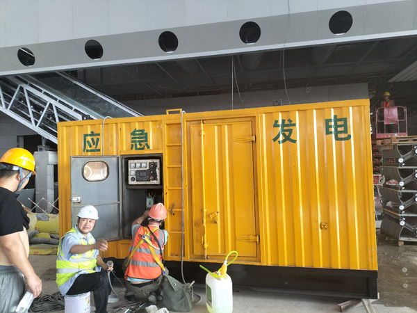 南明怎样判断空气滤清器是否需要更换？