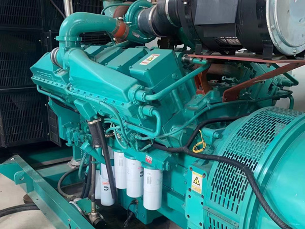 南明更换100kW柴油发电机组机油时，需要注意哪些事项？